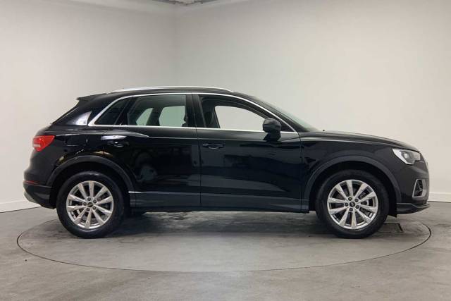 2024 Audi Q3 2.0 Sport 35 TDI  150 PS S tronic