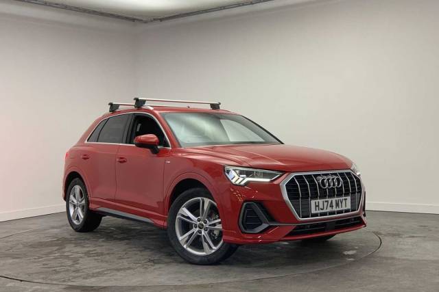 Audi Q3 S line 35 TFSI  150 PS 6-speed 4x4 vehicle Petrol Progressive Red Metallic