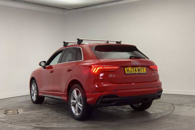 2024 Audi Q3 S line 35 TFSI  150 PS 6-speed