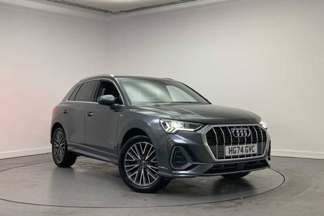 Audi Q3 1.5 S line 35 TFSI  150 PS S tronic 4x4 vehicle Petrol Daytona Grey Pearl Effect