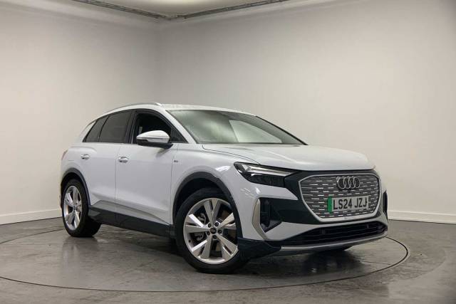 Audi Q4 S line 45 e-tron  210,00 kW Hatchback Electric Glacier white, metallic