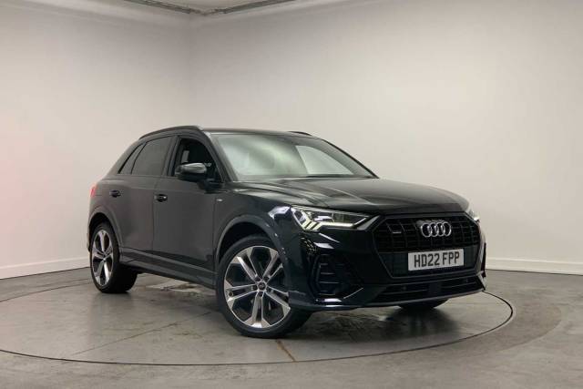 Audi Q3 2.0 Black Edition 40 TFSI quattro 190 PS S tronic 4x4 vehicle Petrol Mythos Black Metallic