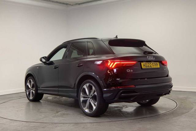 2022 Audi Q3 2.0 Black Edition 40 TFSI quattro 190 PS S tronic