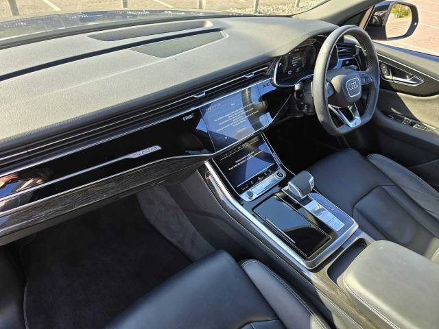 2022 Audi Q8 3.0 Black Edition 55 TFSI quattro 340 PS tiptronic