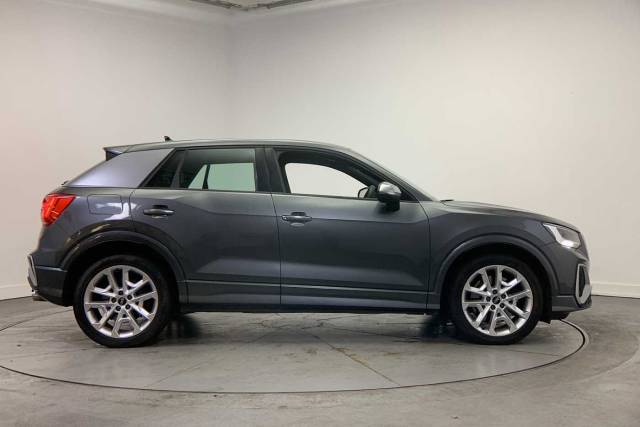 2022 Audi SQ2 2.0 TFSI  300 PS S tronic